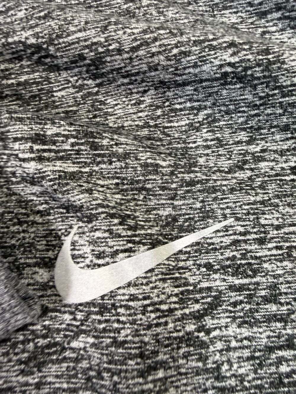 Nike Running Dri-Fit Gray Space Dye Long Sleeve Thumbhole Shirt Size Small - Picture 3 of 7